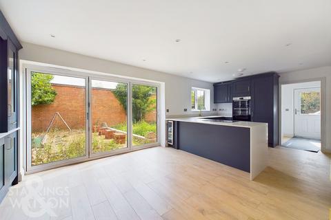 5 bedroom detached house for sale, Commercial Road, Dereham