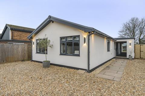 4 bedroom bungalow for sale, Hill Road, Oakley, Basingstoke