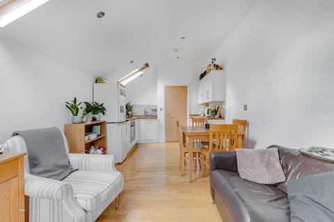 2 bedroom maisonette for sale, Brading Road, London, SW2