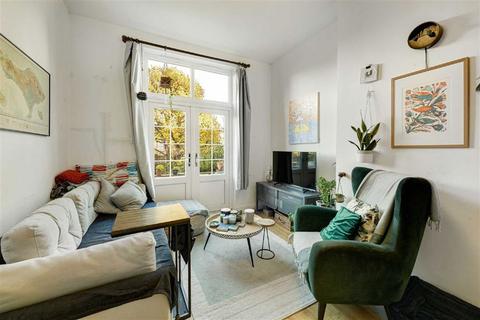 1 bedroom flat for sale, Embleton Road, London SE13