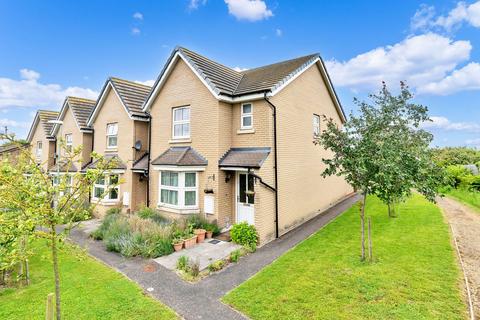 3 bedroom end of terrace house for sale, Tynan Close, Royston SG8