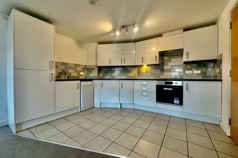 2 bedroom flat to rent, Canterbury Road, Margate CT9