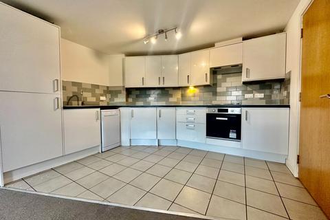 2 bedroom flat to rent, Canterbury Road, Margate CT9