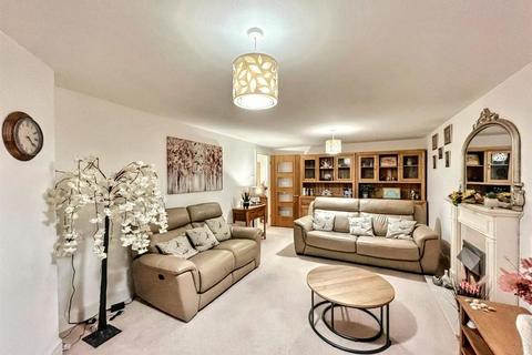 1 bedroom retirement property for sale, Jevington Gardens, Eastbourne