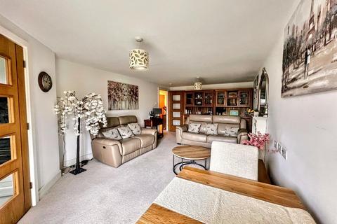 1 bedroom retirement property for sale, Jevington Gardens, Eastbourne