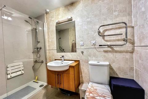 1 bedroom retirement property for sale, Jevington Gardens, Eastbourne