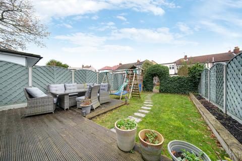 4 bedroom end of terrace house for sale, Cowper Close, Welling