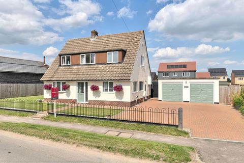 3 bedroom detached house for sale, Royston Road, Royston SG8