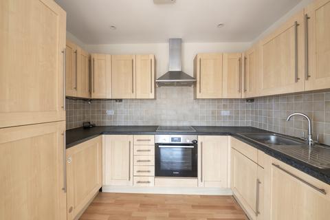 2 bedroom flat to rent, Diamond Court, Cherington Road, Hanwell, W7