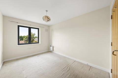 2 bedroom flat to rent, Diamond Court, Cherington Road, Hanwell, W7