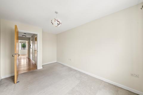 2 bedroom flat to rent, Diamond Court, Cherington Road, Hanwell, W7