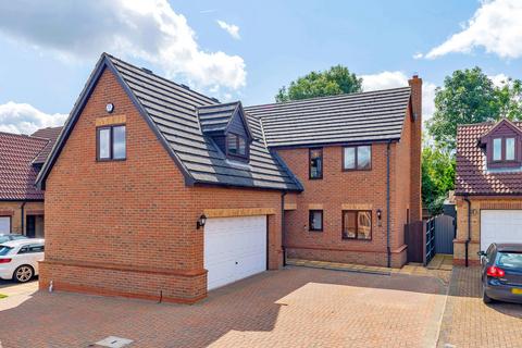 5 bedroom detached house for sale, Littlebury Close, Hitchin SG5