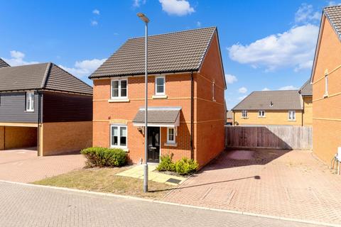 3 bedroom property for sale, Cromwell Way, Royston SG8