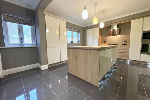 3 bedroom ground floor flat for sale, Lowes Rise, Stunning Executive Apartment, DH1