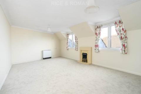 1 bedroom retirement property for sale, Mervyn Road, Shepperton TW17