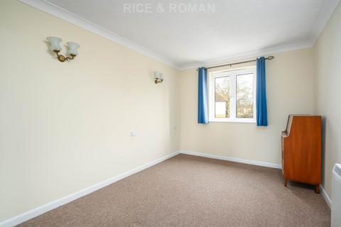 1 bedroom retirement property for sale, Mervyn Road, Shepperton TW17