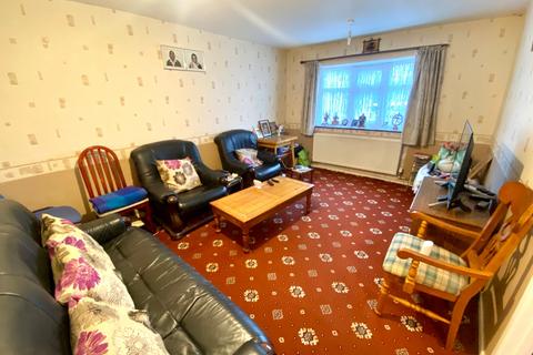 3 bedroom terraced house for sale, Ellfield Court, Weston Favell, Northampton, NN3 8LR