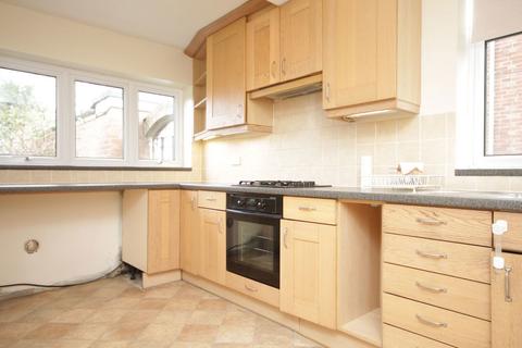 3 bedroom semi-detached house to rent, Bartlemy Road, Newbury RG14