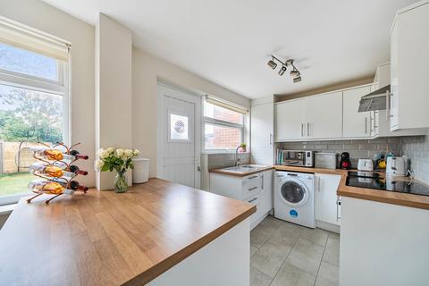 2 bedroom terraced house to rent, Winnall Manor Road, Winchester, SO23