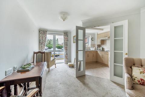 1 bedroom retirement property for sale, Oyster Lane, West Byfleet KT14