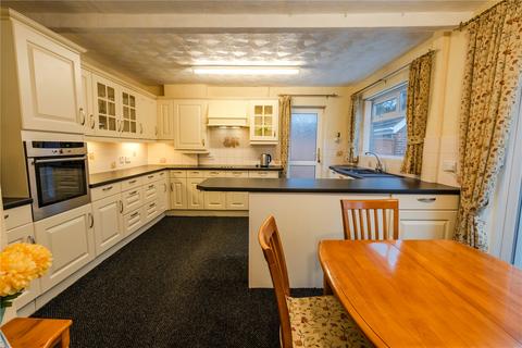 2 bedroom bungalow for sale, Station Road, Great Coates, Grimsby, Lincolnshire, DN37
