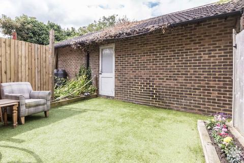 3 bedroom house for sale, Gale Close, Hampton TW12