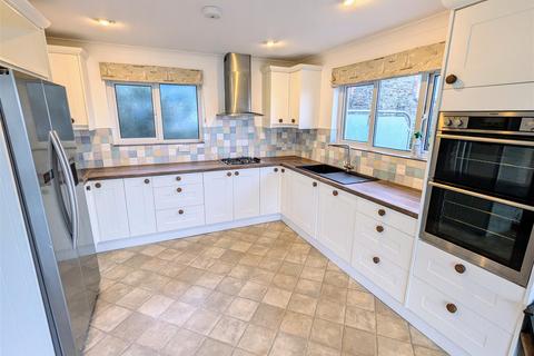 4 bedroom detached house to rent, Fosketh Hill, Westward Ho, Bideford