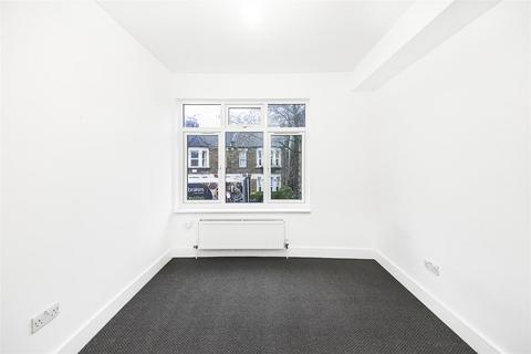 2 bedroom flat to rent, Francis Road, London E10