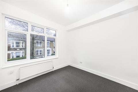 2 bedroom flat to rent, Francis Road, London E10