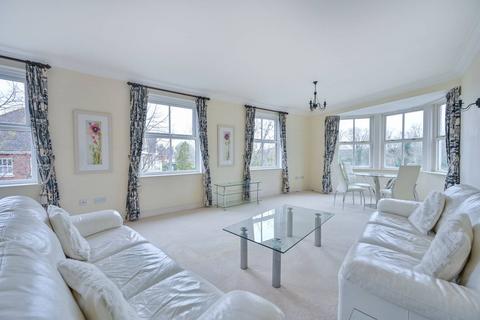 2 bedroom flat for sale, Hampton Court Crescent, Graburn Way, East Molesey, KT8