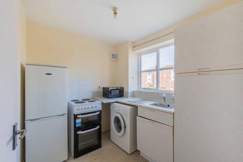 Studio to rent, John Williams Close, New Cross, London, SE14