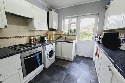 1 bedroom in a house share to rent, 35 Somerset Road,