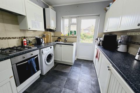 1 bedroom in a house share to rent, 35 Somerset Road,