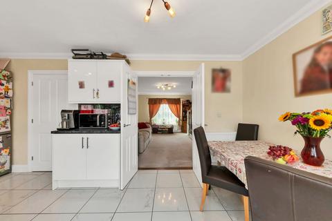 40 Clover Way, Melbourn, Royston, SG8 6FX