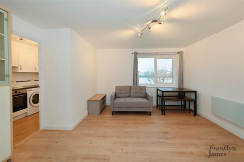 2 bedroom apartment to rent, Ferguson Close, London, E14