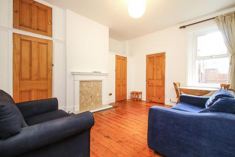 2 bedroom flat to rent, Ashleigh Grove, West Jesmond