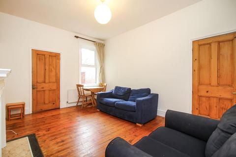 2 bedroom flat to rent, Ashleigh Grove, West Jesmond