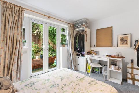 2 bedroom apartment to rent, Salcott Road, SW11