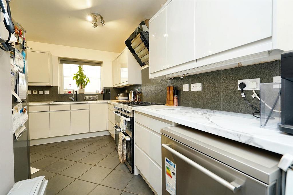 Kitchen 4.jpeg