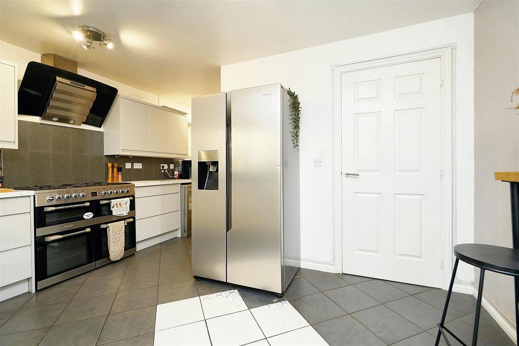 Kitchen 7.jpeg