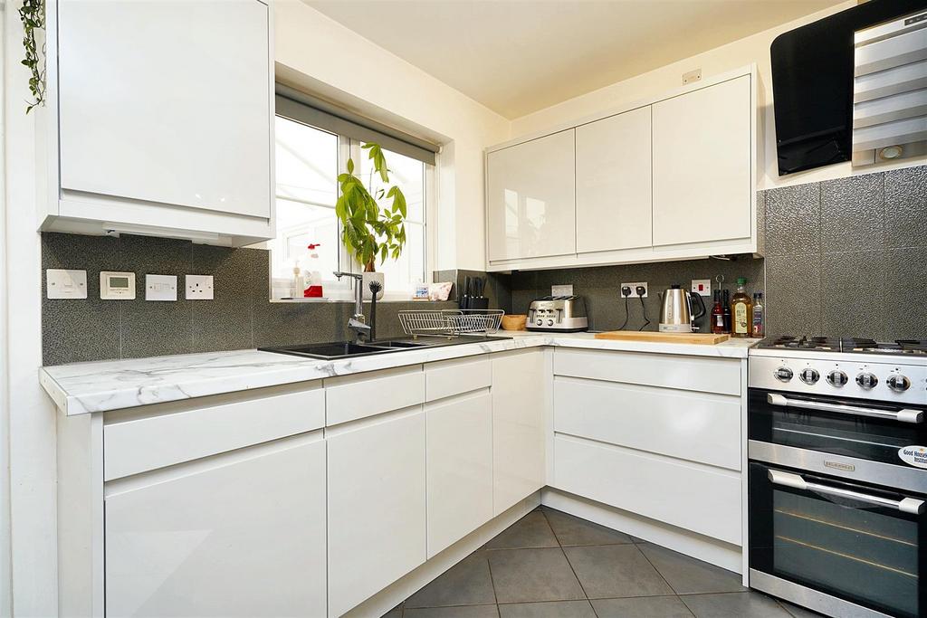 Kitchen 8.jpeg