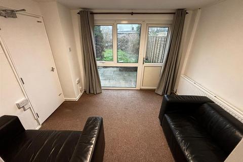 4 bedroom terraced house to rent, Bishops Rise, Hatfield