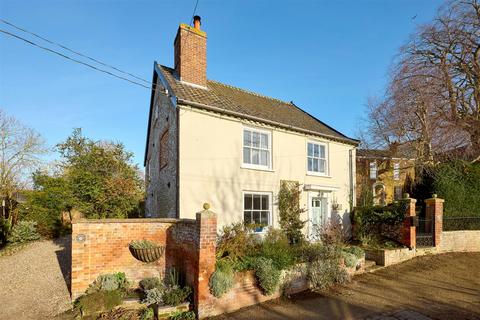 4 bedroom detached house for sale, West Church Street, Norwich NR16