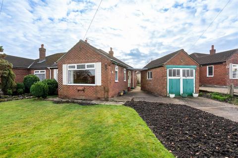 2 bedroom semi-detached bungalow for sale, Elmete Avenue, Leeds LS15