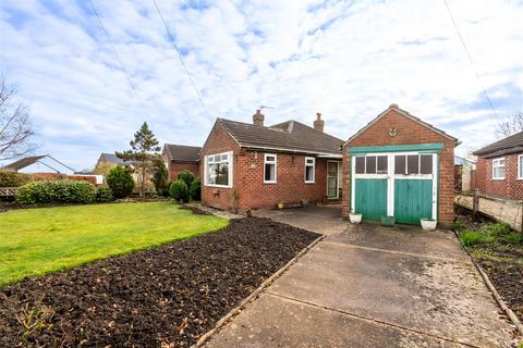 2 bedroom semi-detached bungalow for sale, Elmete Avenue, Leeds LS15