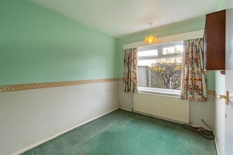 2 bedroom semi-detached bungalow for sale, Elmete Avenue, Leeds LS15