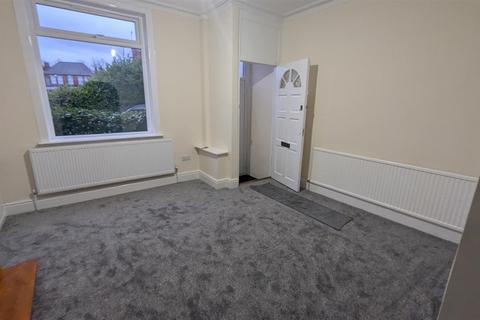 2 bedroom terraced house to rent, Lyndhurst Avenue, Manchester M34