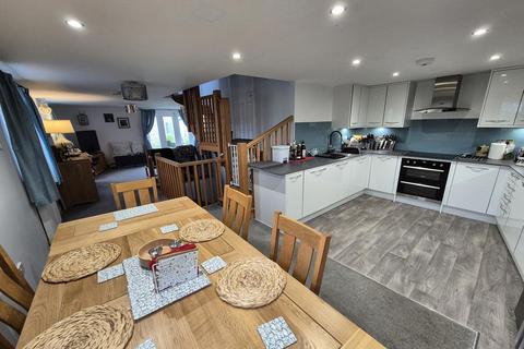 4 bedroom link detached house for sale, Henhayes Lane, TA18