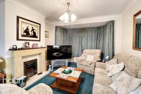 3 bedroom end of terrace house for sale, Barton Avenue, Romford