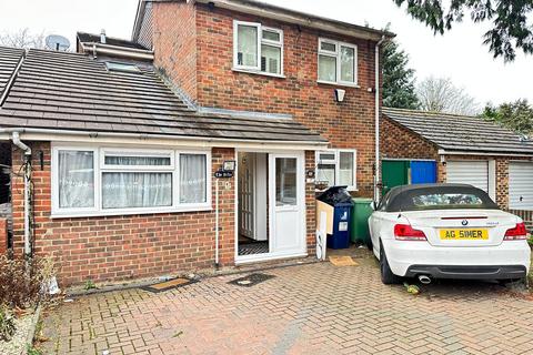undefined, Alleyn Park, Southall UB2